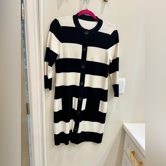 Black & white sweater - Picture 1 of 2